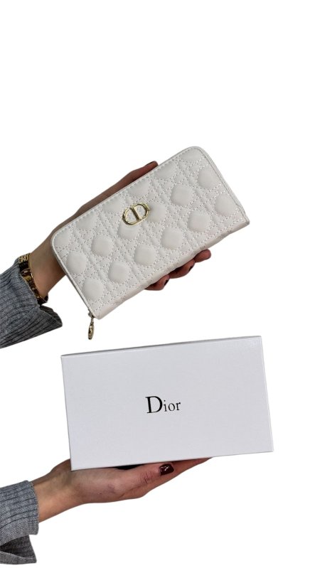 جزدان Dior حجم كبير