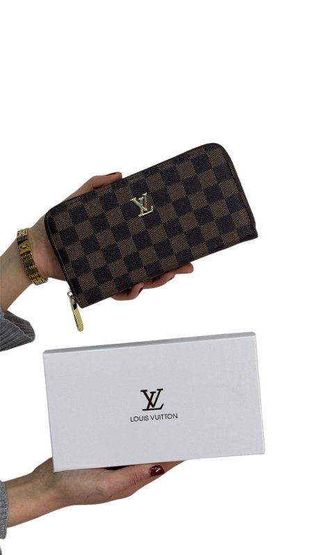 جزدان Louis vuitton حجم كبير