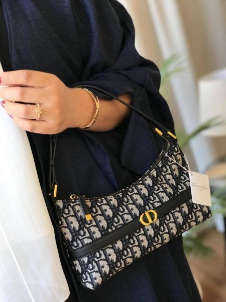 سكني شعار ديور